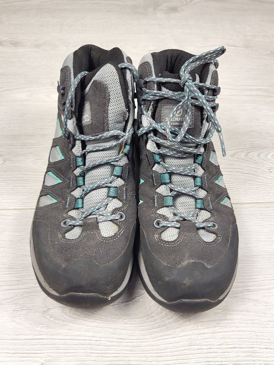 CHSP1 - Scarpa Moraine Mid GTX Hiking Shoes. Men's size 7.5 / Ladies size 8.5