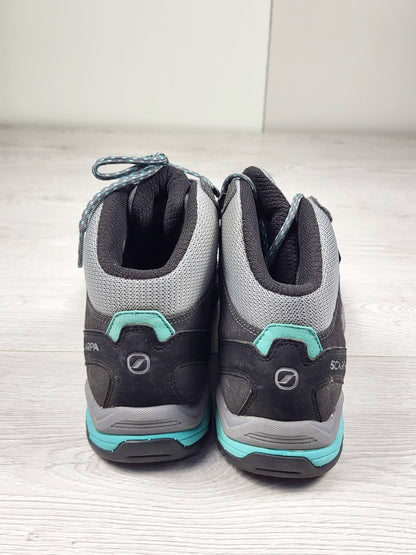 CHSP1 - Scarpa Moraine Mid GTX Hiking Shoes. Men's size 7.5 / Ladies size 8.5