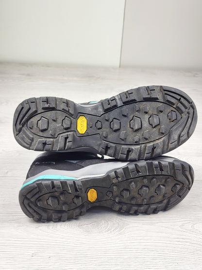 CHSP1 - Scarpa Moraine Mid GTX Hiking Shoes. Men's size 7.5 / Ladies size 8.5