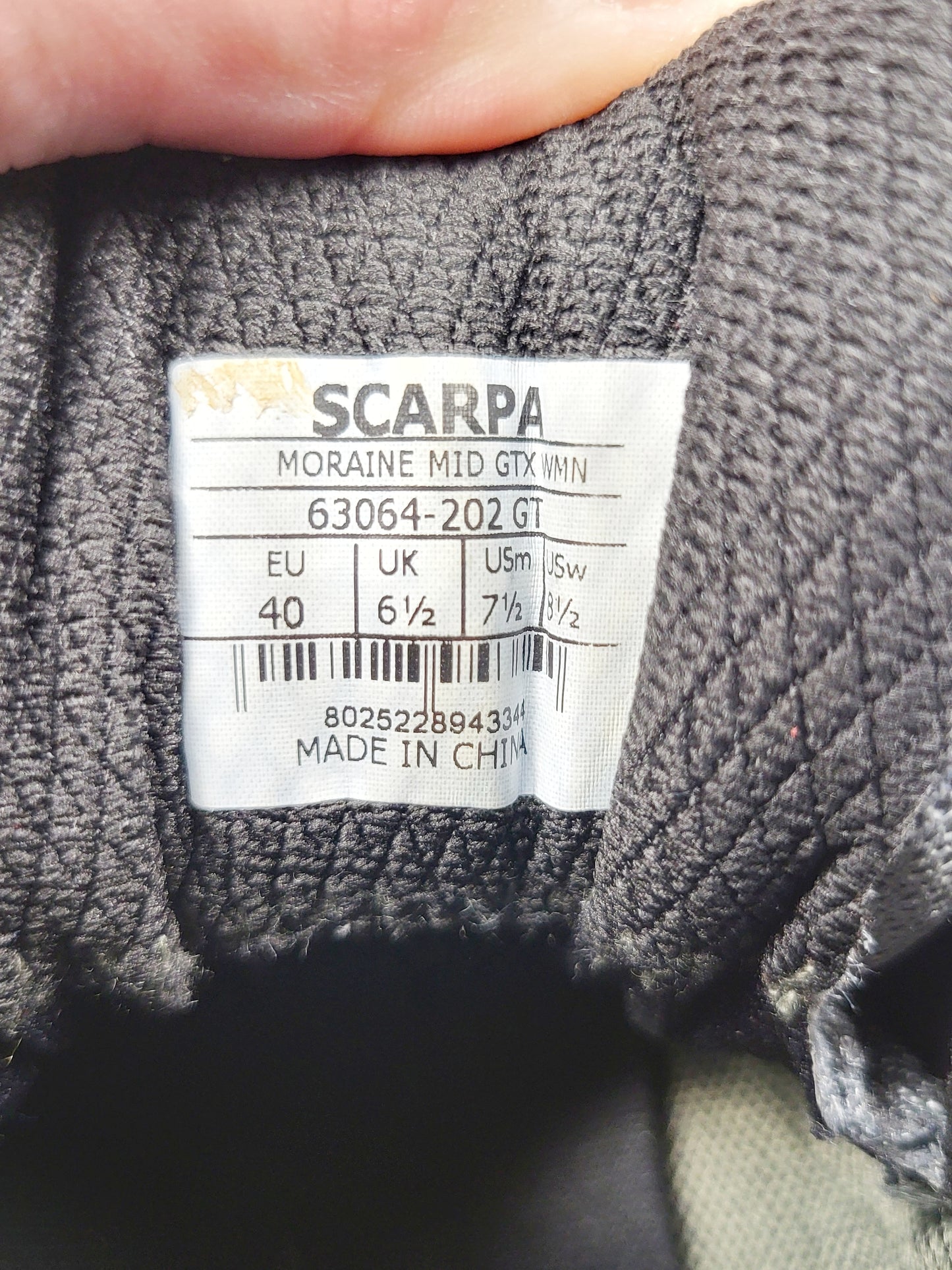 CHSP1 - Scarpa Moraine Mid GTX Hiking Shoes. Men's size 7.5 / Ladies size 8.5