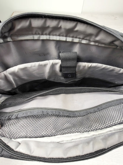 CHSP2 - Swiss Gear black 18 inch laptop carry case