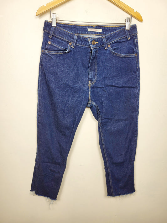 CHSP2 - Levi's 721 Vintage High Rise Skinny custom crop jeans. Size 31