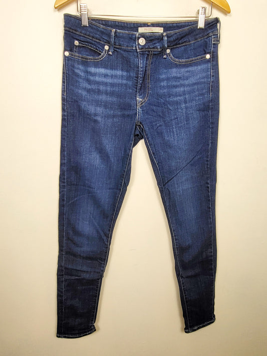 CHSP2 - Levi's 711 skinny jeans. Size 29