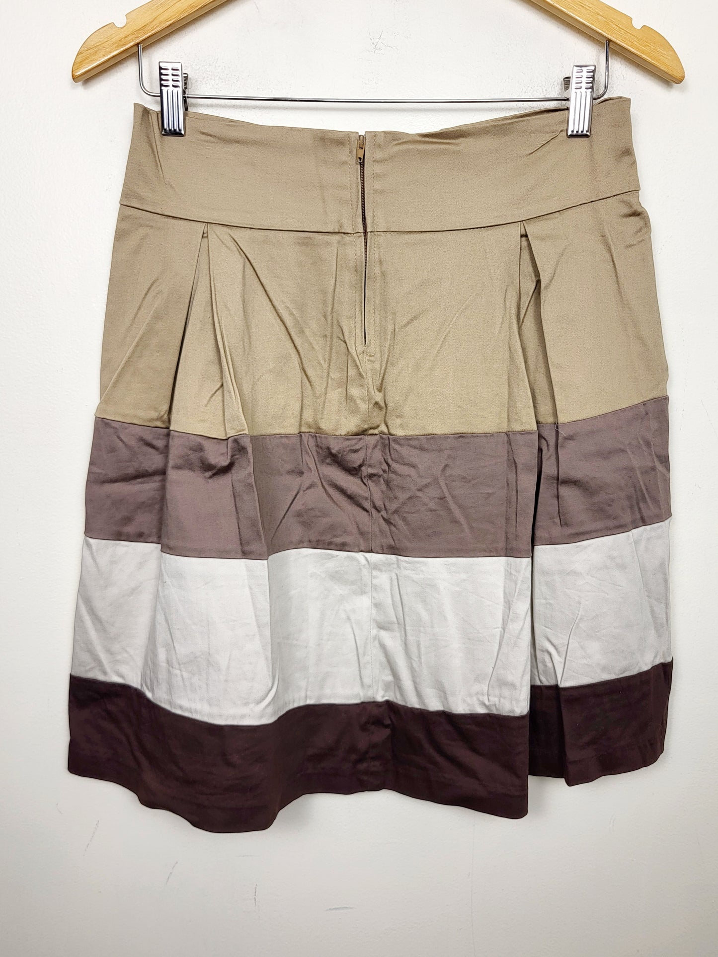 CHSP2 - Urban Behavior pleated colour block high waisted skirt. Measures as a medium