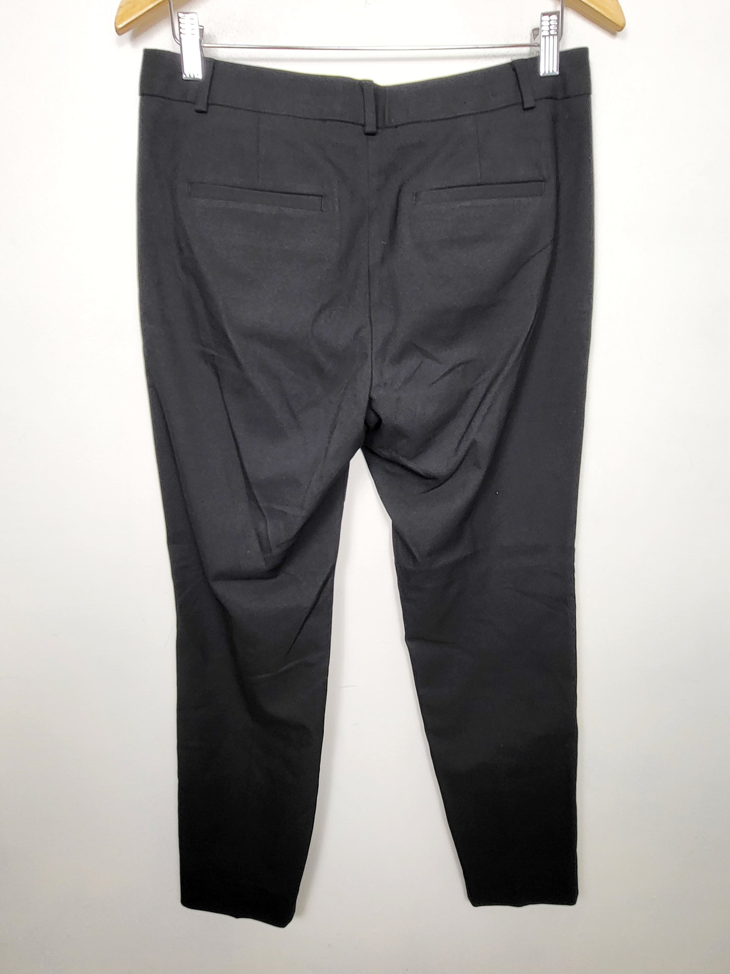 CHSP2 - Banana Republic Factory black "Ryan" curvy fit straight leg trousers. Size 6 (size bigger)