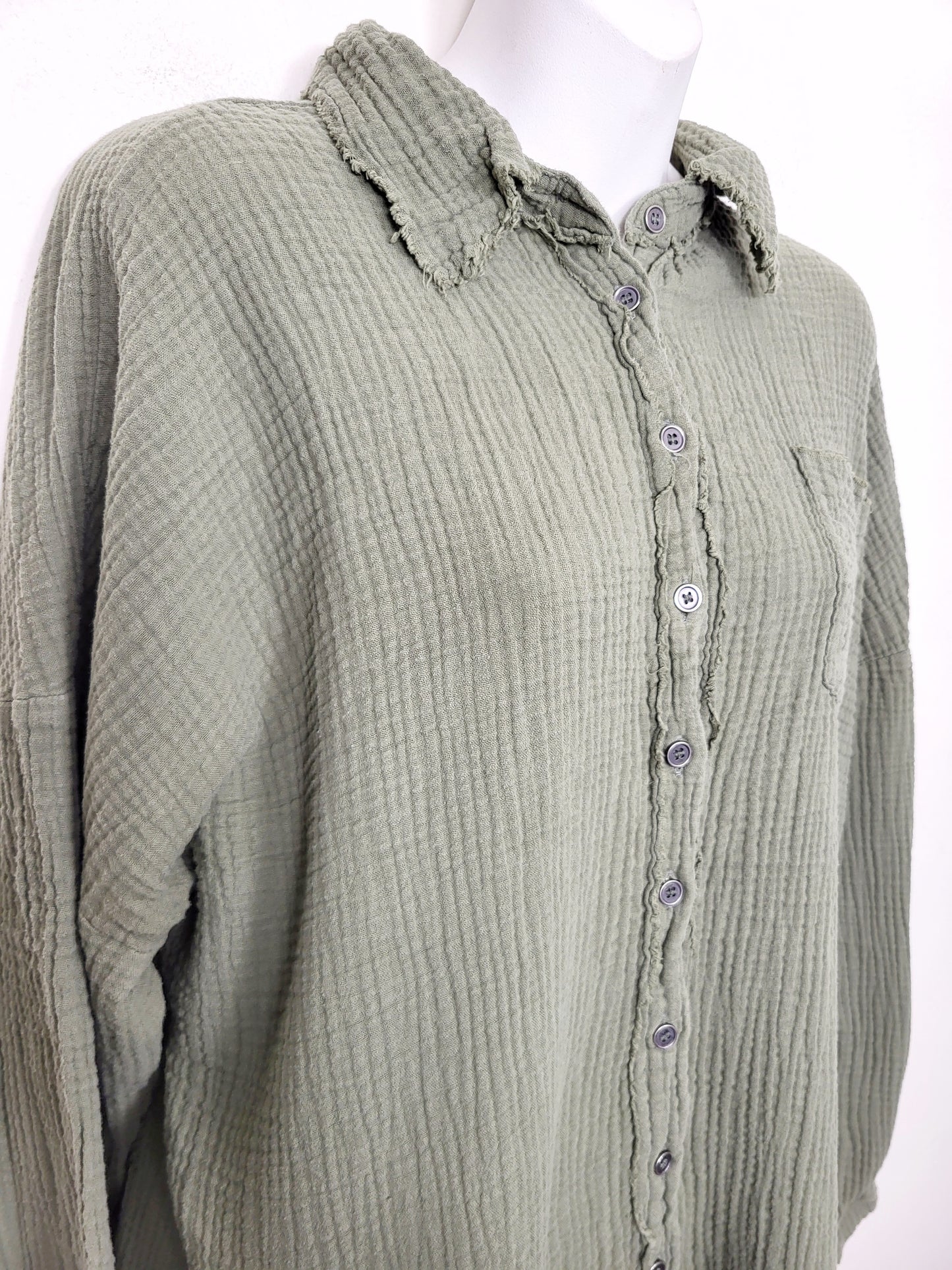 BRNA - Zenana green double knit gauzy button down top with raw edge hem. Size large
