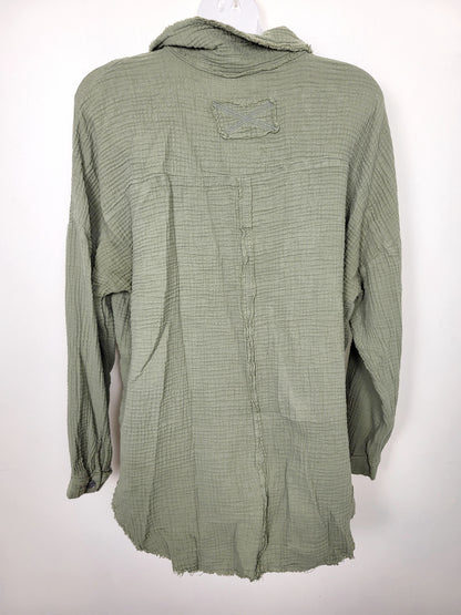 BRNA - Zenana green double knit gauzy button down top with raw edge hem. Size large