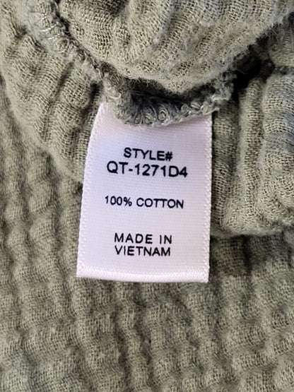 BRNA - Zenana green double knit gauzy button down top with raw edge hem. Size large