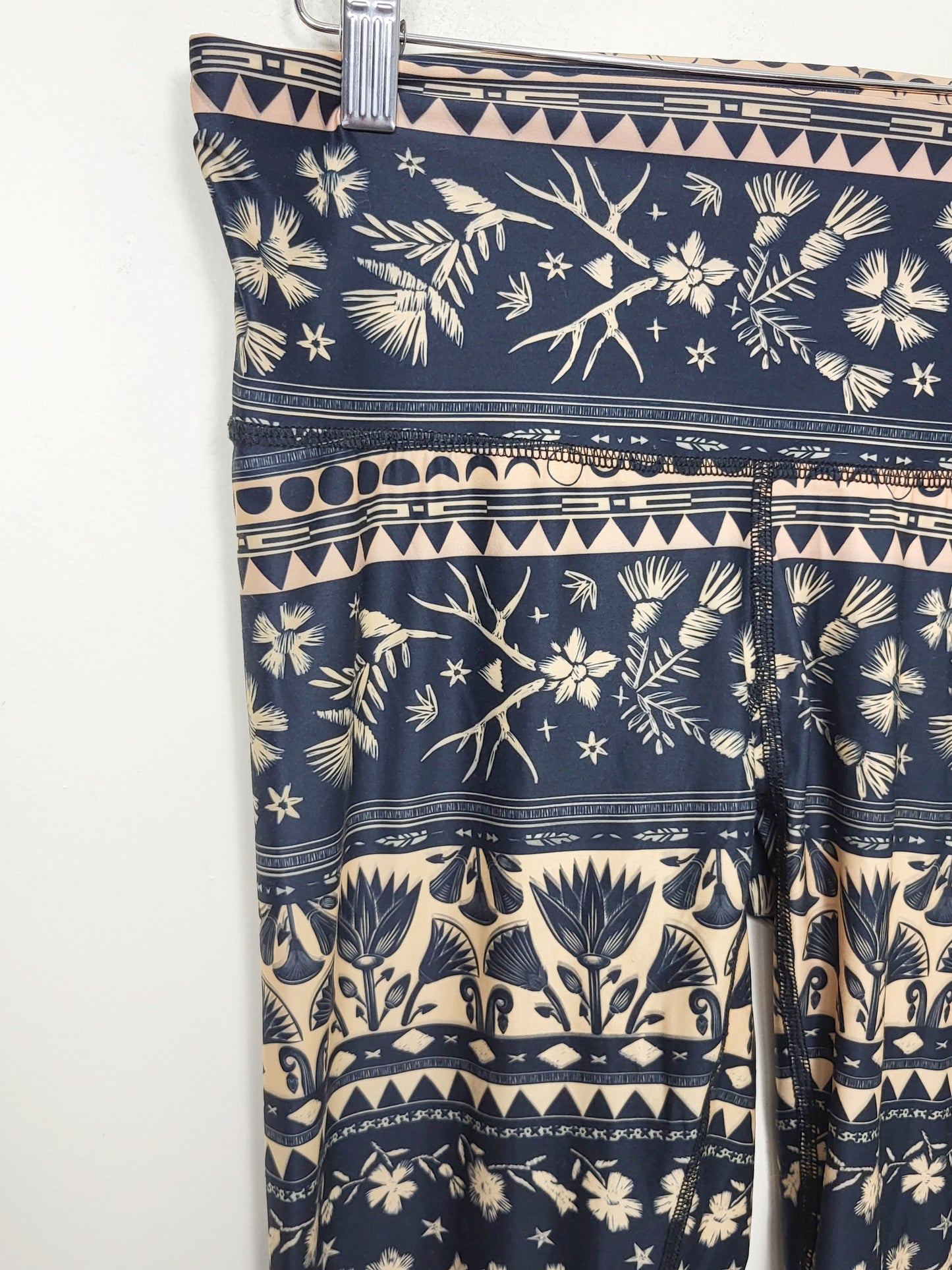 BRNA - Teeki moon flower patterned leggings. Size large