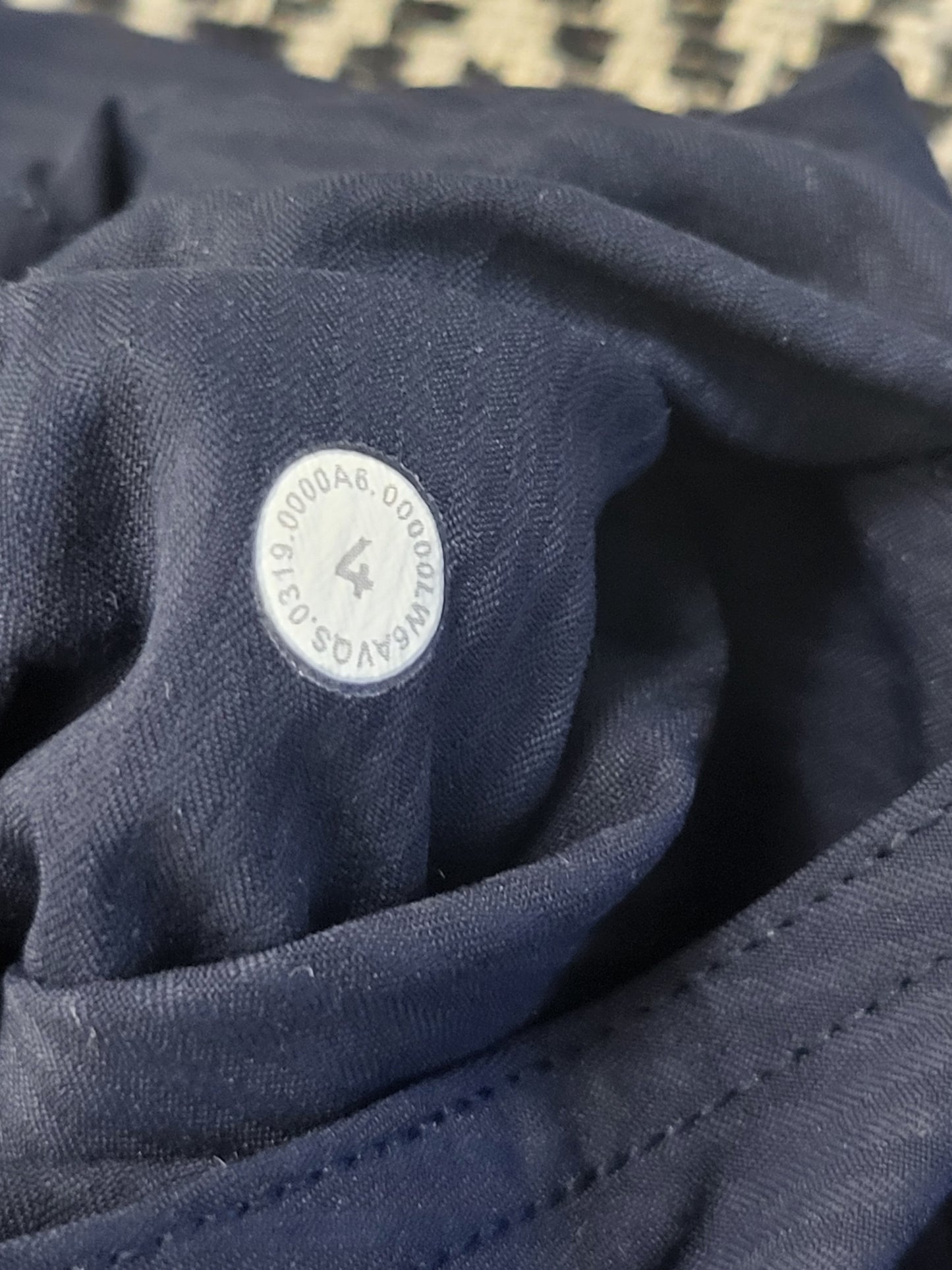 Lululemon Dance Studio Crop Pants in navy. Size 4