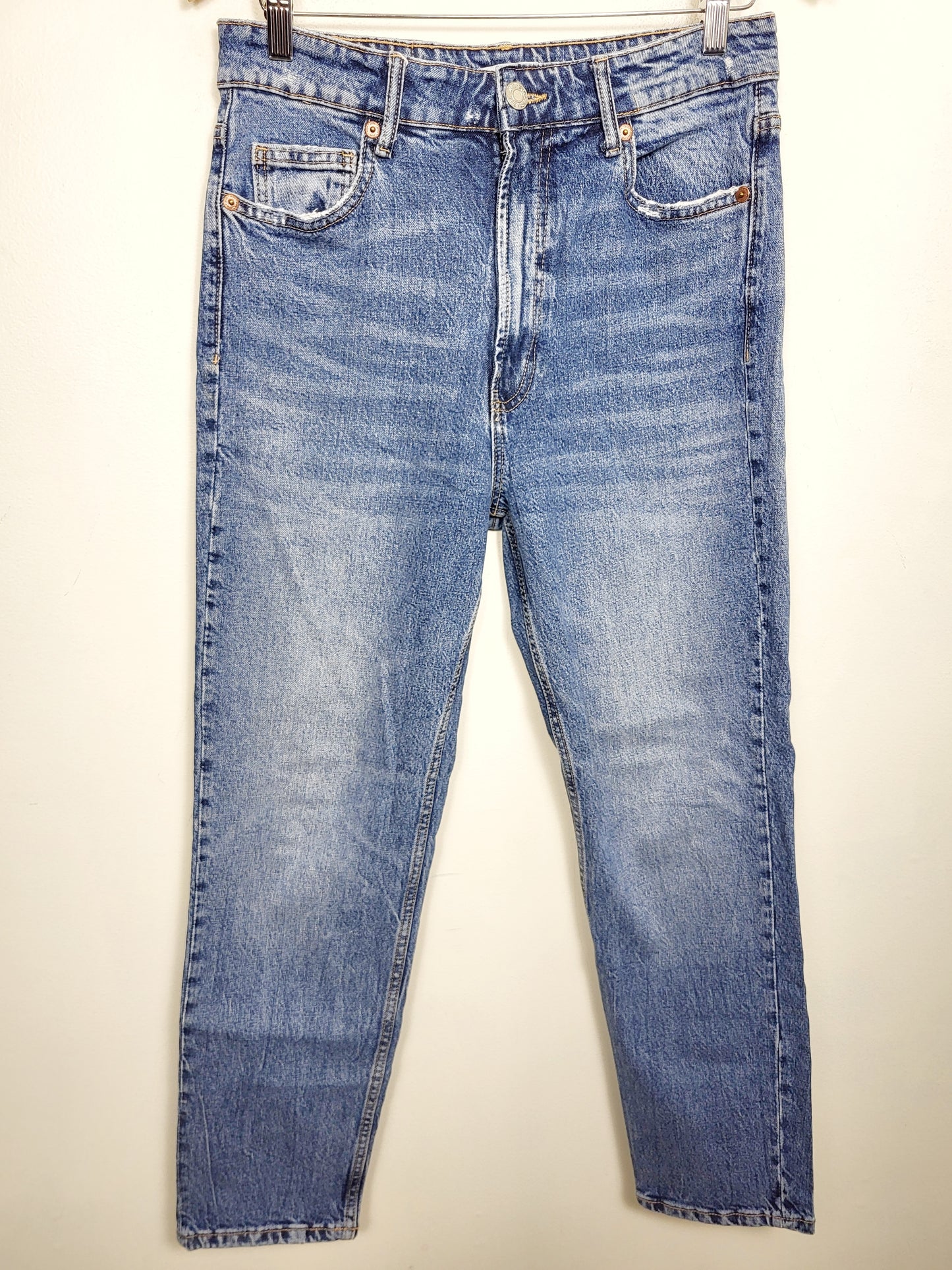 Zara distressed high waisted jeans. Size 8