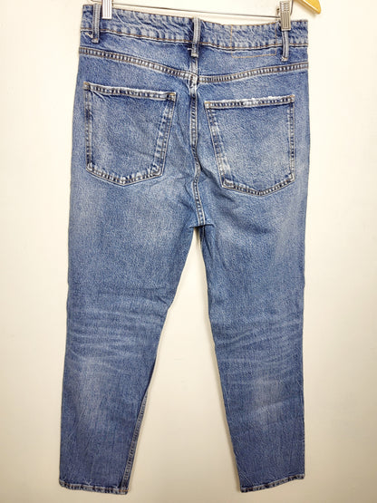 Zara distressed high waisted jeans. Size 8