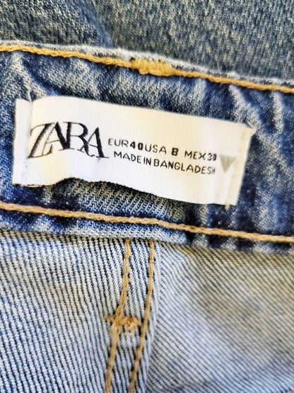 Zara distressed high waisted jeans. Size 8