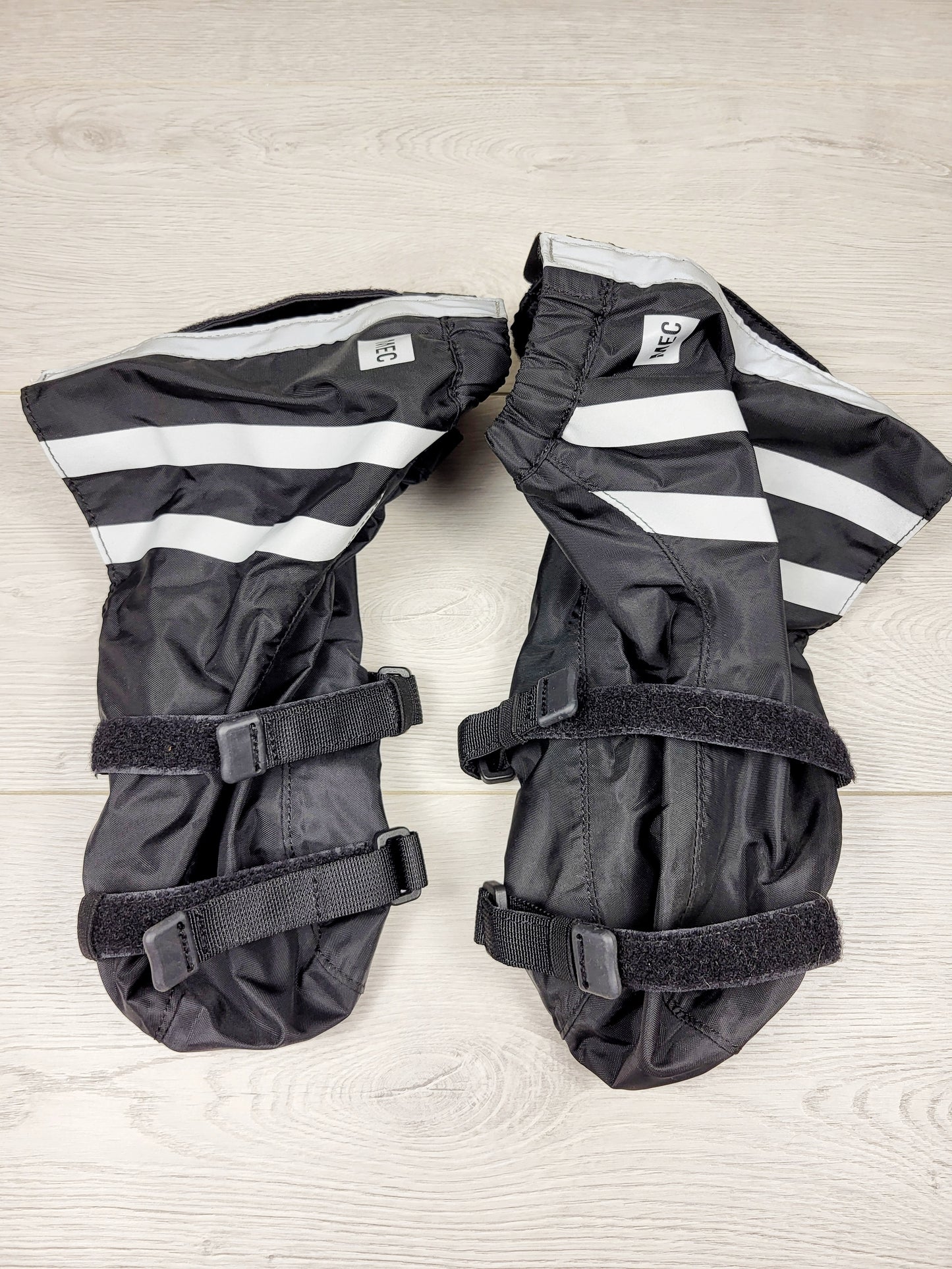 MEC Cloudburst Shoe Covers. Unisex size large