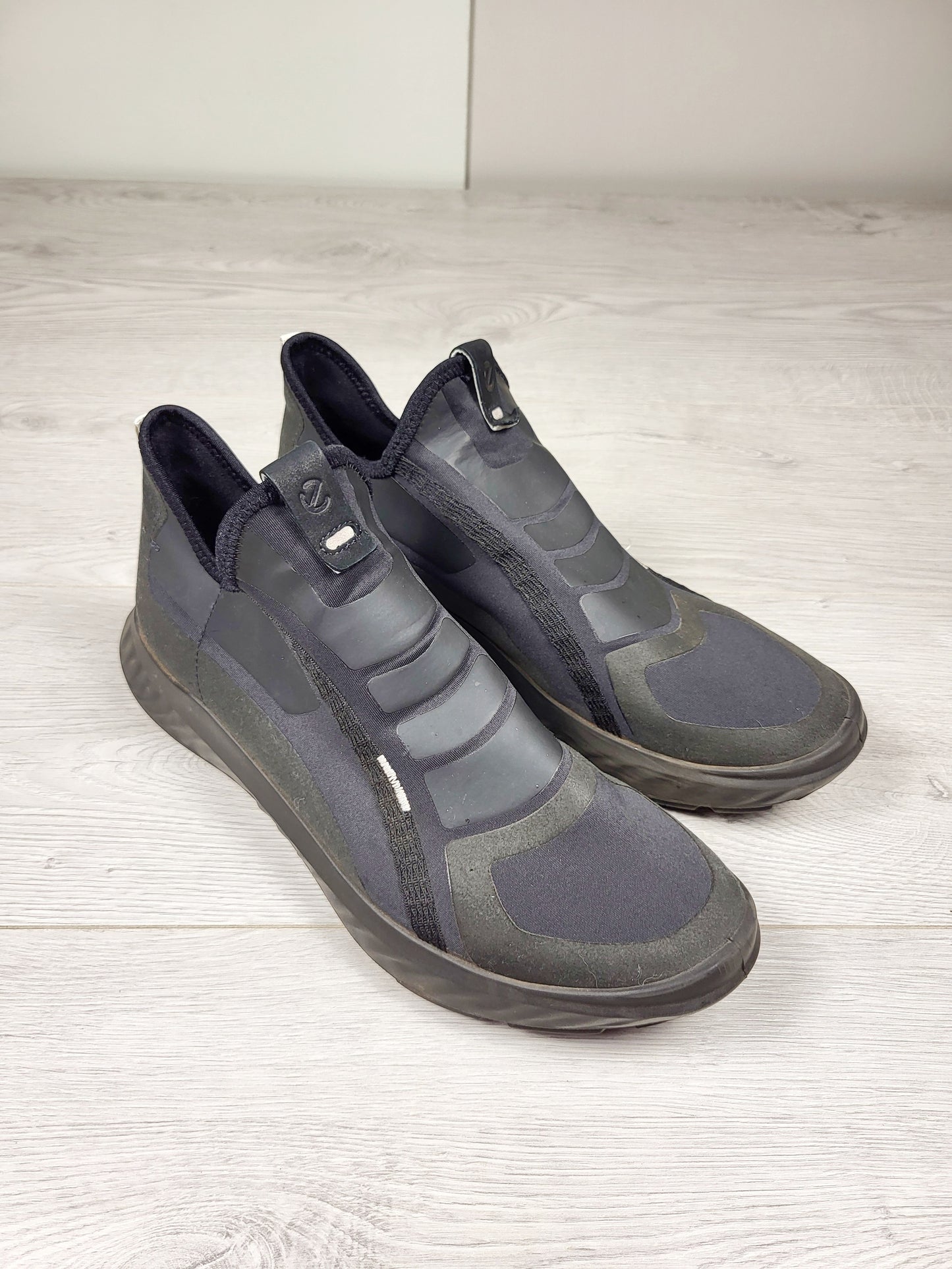 Ecco black slip-on waterproof sneaker. Men's size 10-10.5