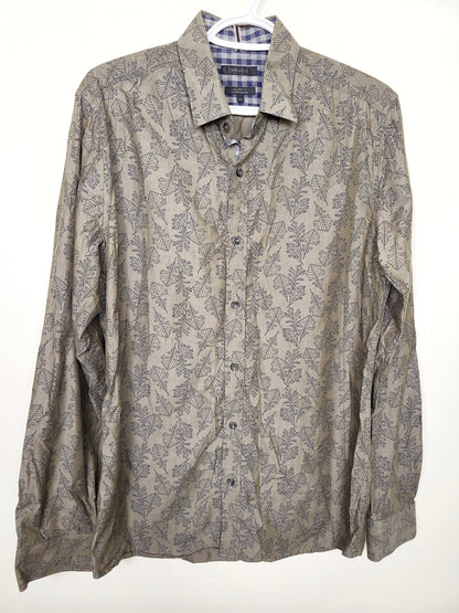 RW and Co. green leaf printed tailor fit button down shirt. Men's size medium