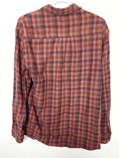 Katin plaid button down flannel top. Men's size large
