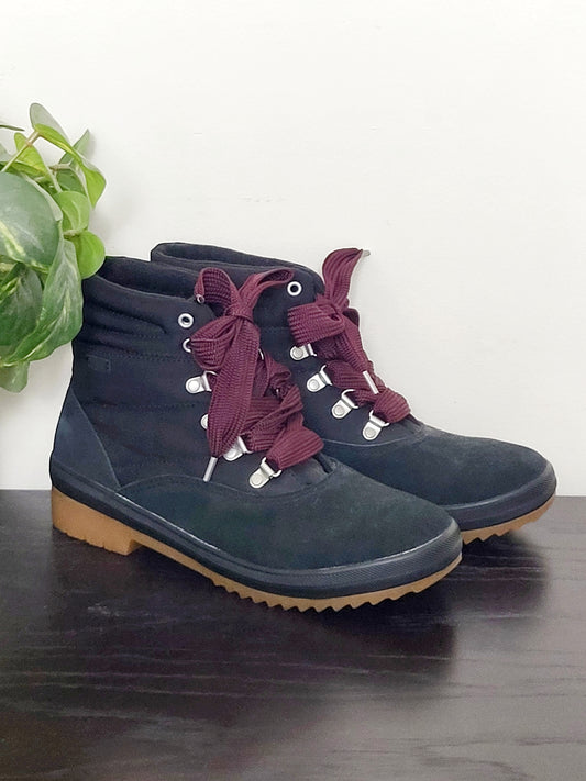 Keds Camp Water-Resistant Boots. Ladies size 8.5 - look unworn