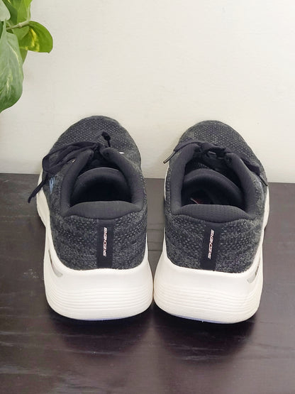 Skechers Women's Rich Vision Arch Fit 2.0 Knit Sneakers. Size 9