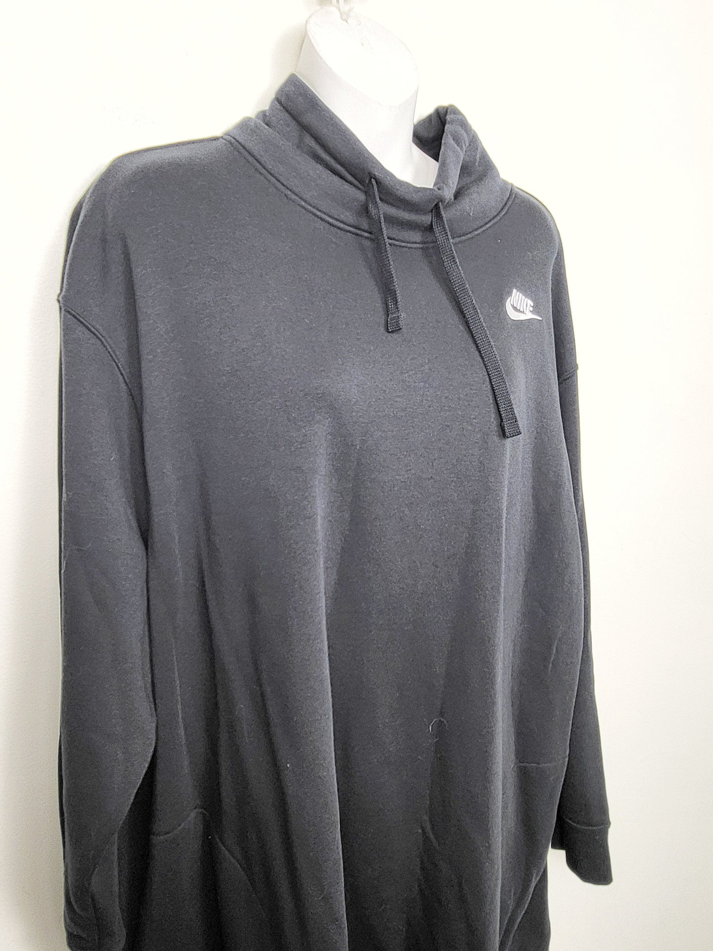 NEW - Nike black oversized fit fleece mock neck sweatshirt. Ladies size 1X