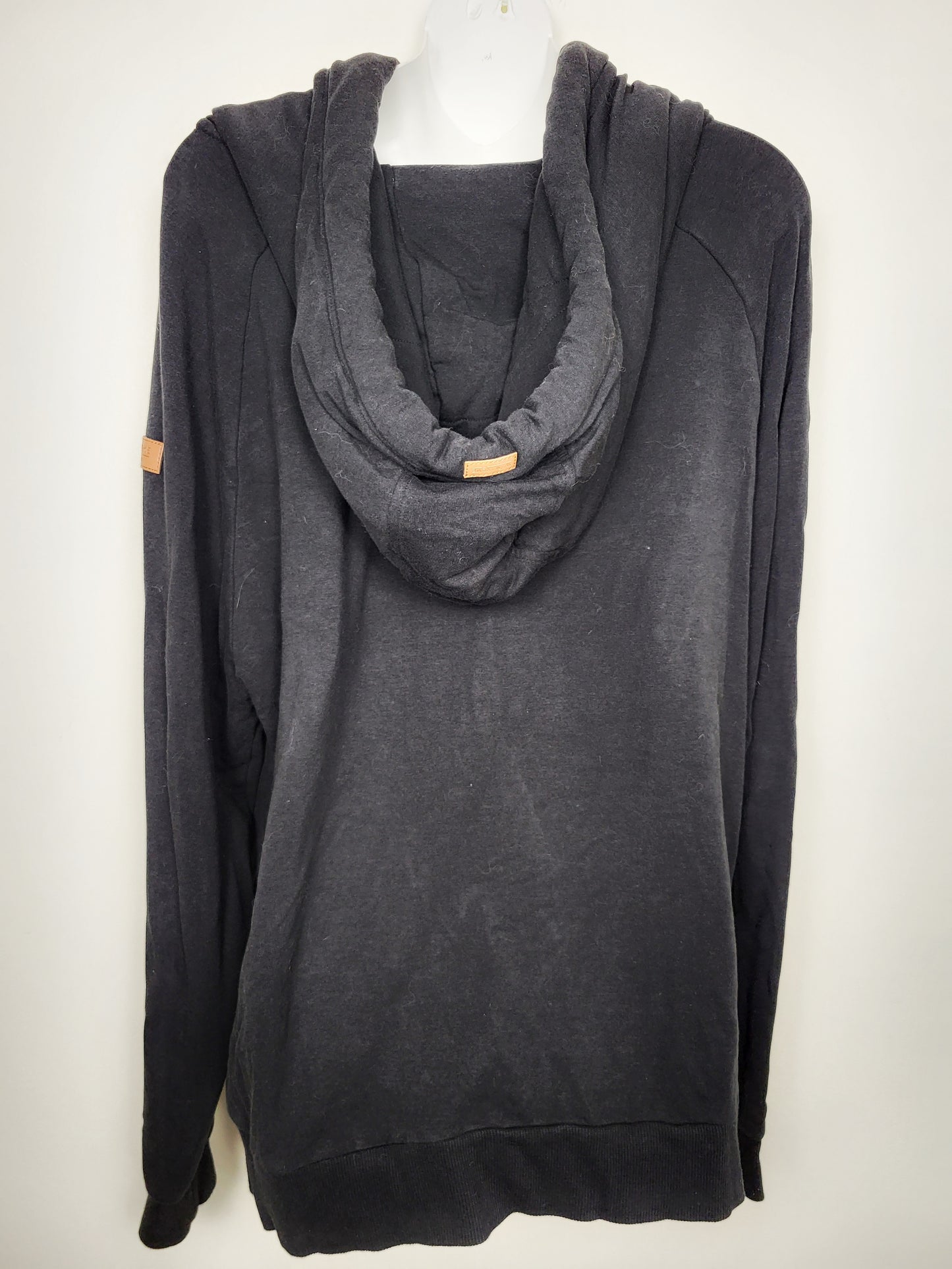 Wanakome black full zip hoodie. Size 3XL