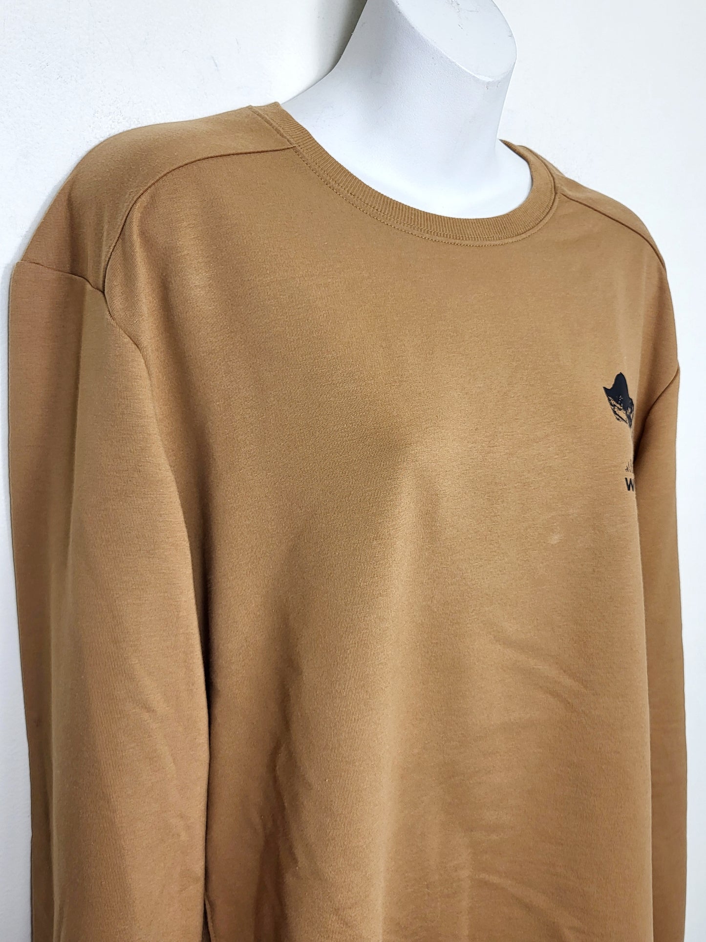 Woods tan crewneck sweatr. Men's Large / Ladies XL