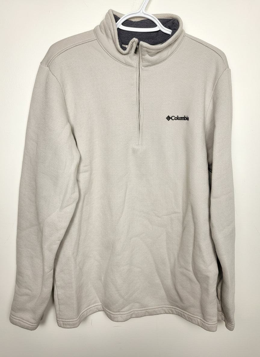 Men's Great Hart Mountain III Half Zip pullover. Size medium