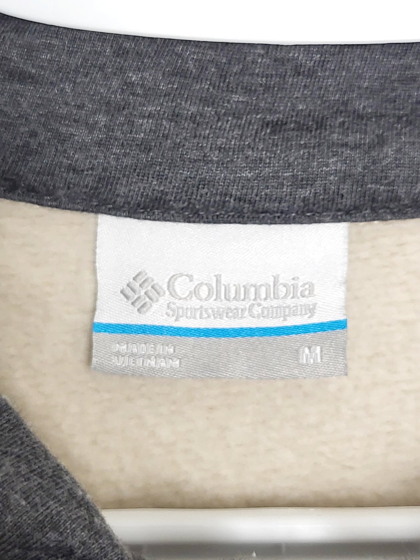 Men's Great Hart Mountain III Half Zip pullover. Size medium