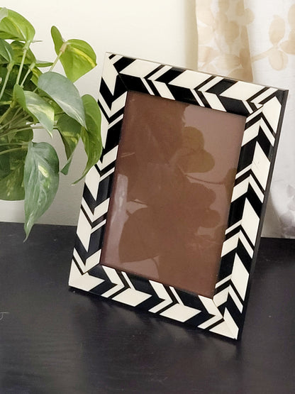 Natalina 5 x 7 inch black and white photo frame (sorry, no shipping)