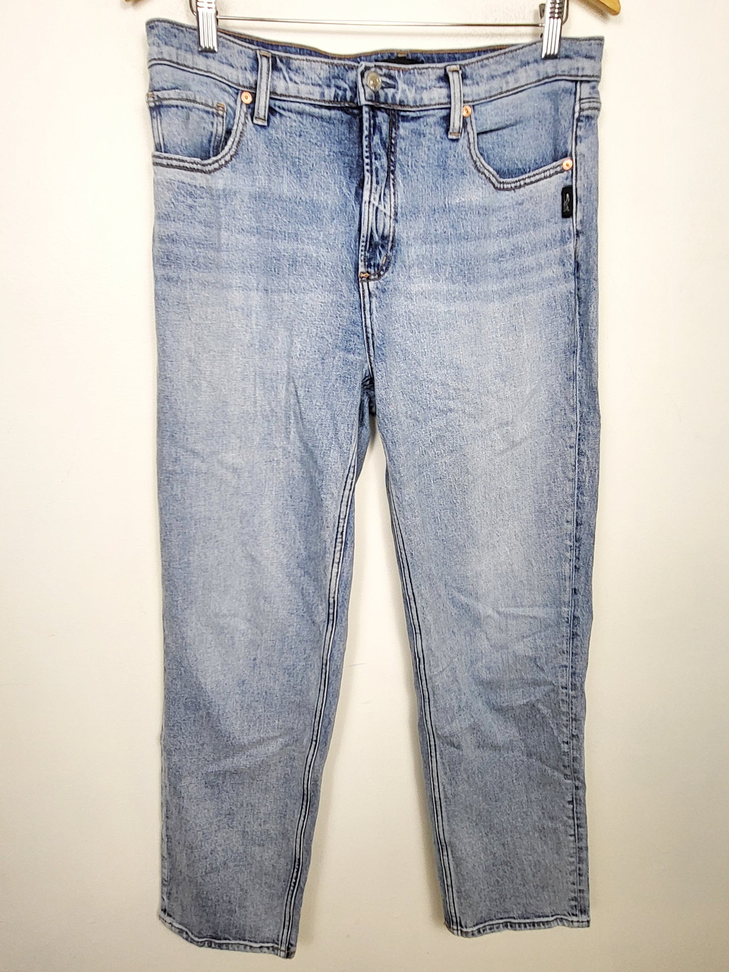 Silver 90s Boyfriend Fit jeans. Size 31 (measures as a 32)