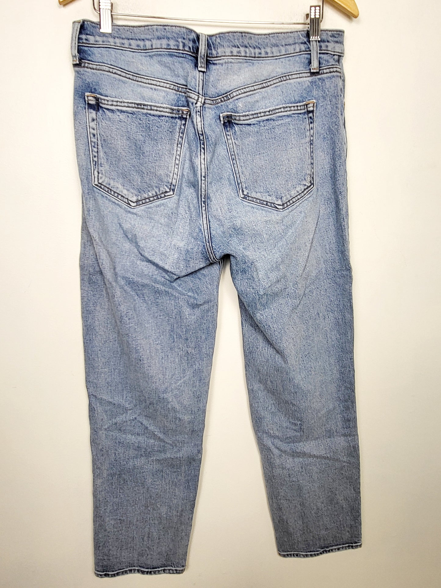 Silver 90s Boyfriend Fit jeans. Size 31 (measures as a 32)