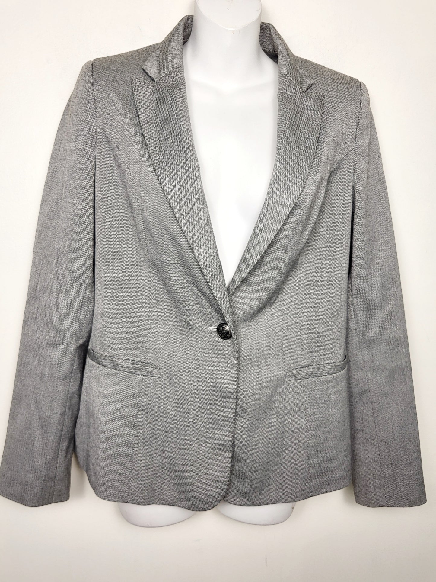 Kenneth Cole Select grey single breasted blazer. Size small
