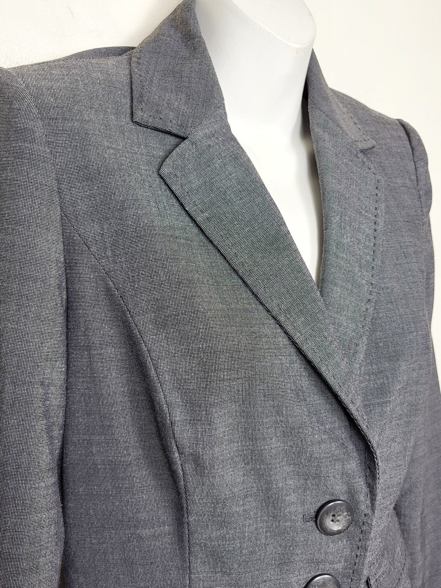 Papaya Tailoring grey single breasted blazer. Size 8 (measures as a small)