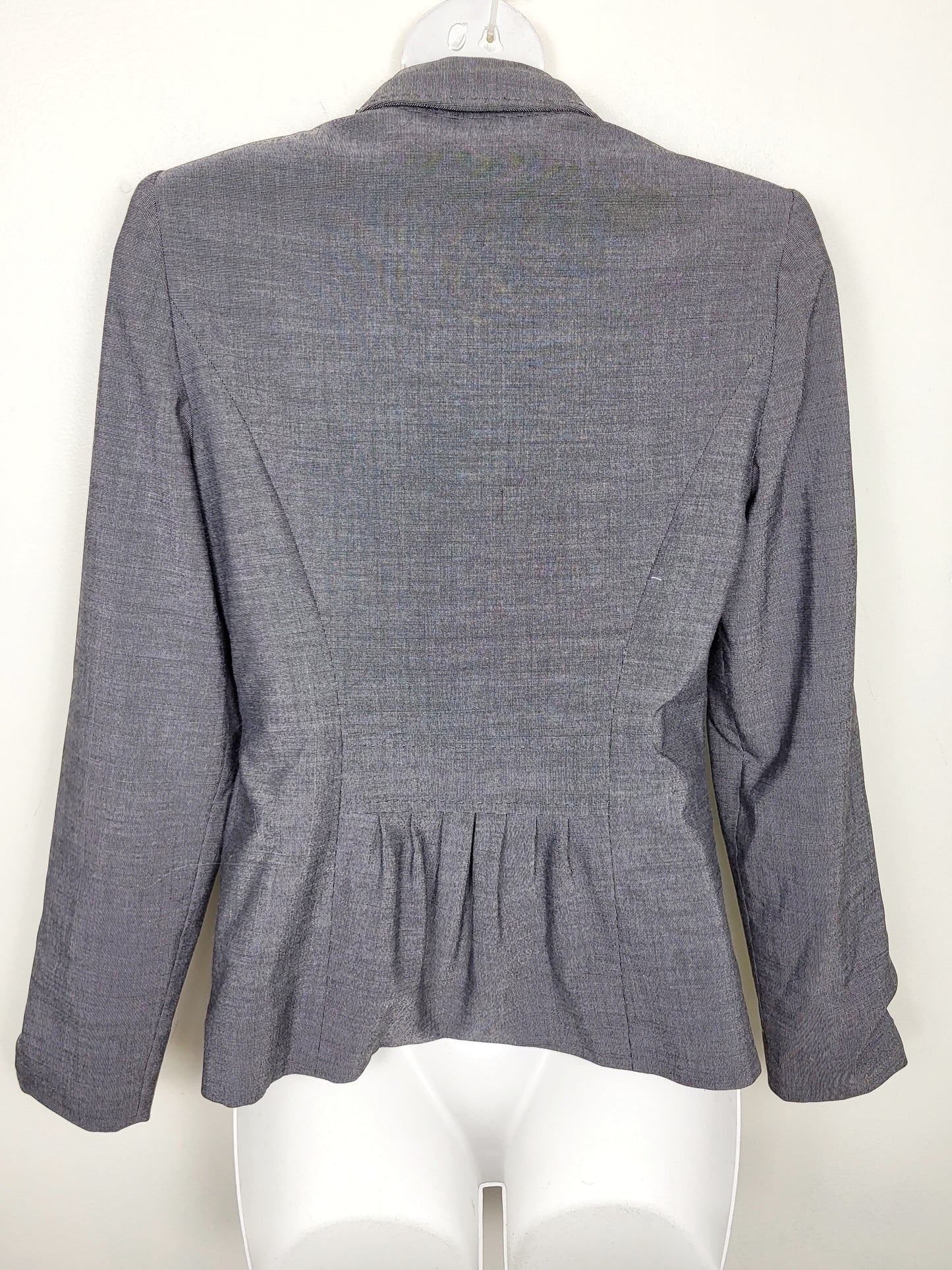 Papaya Tailoring grey single breasted blazer. Size 8 (measures as a small)