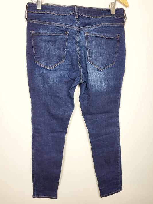 Old Navy rockstar super skinny jeans. Size 12