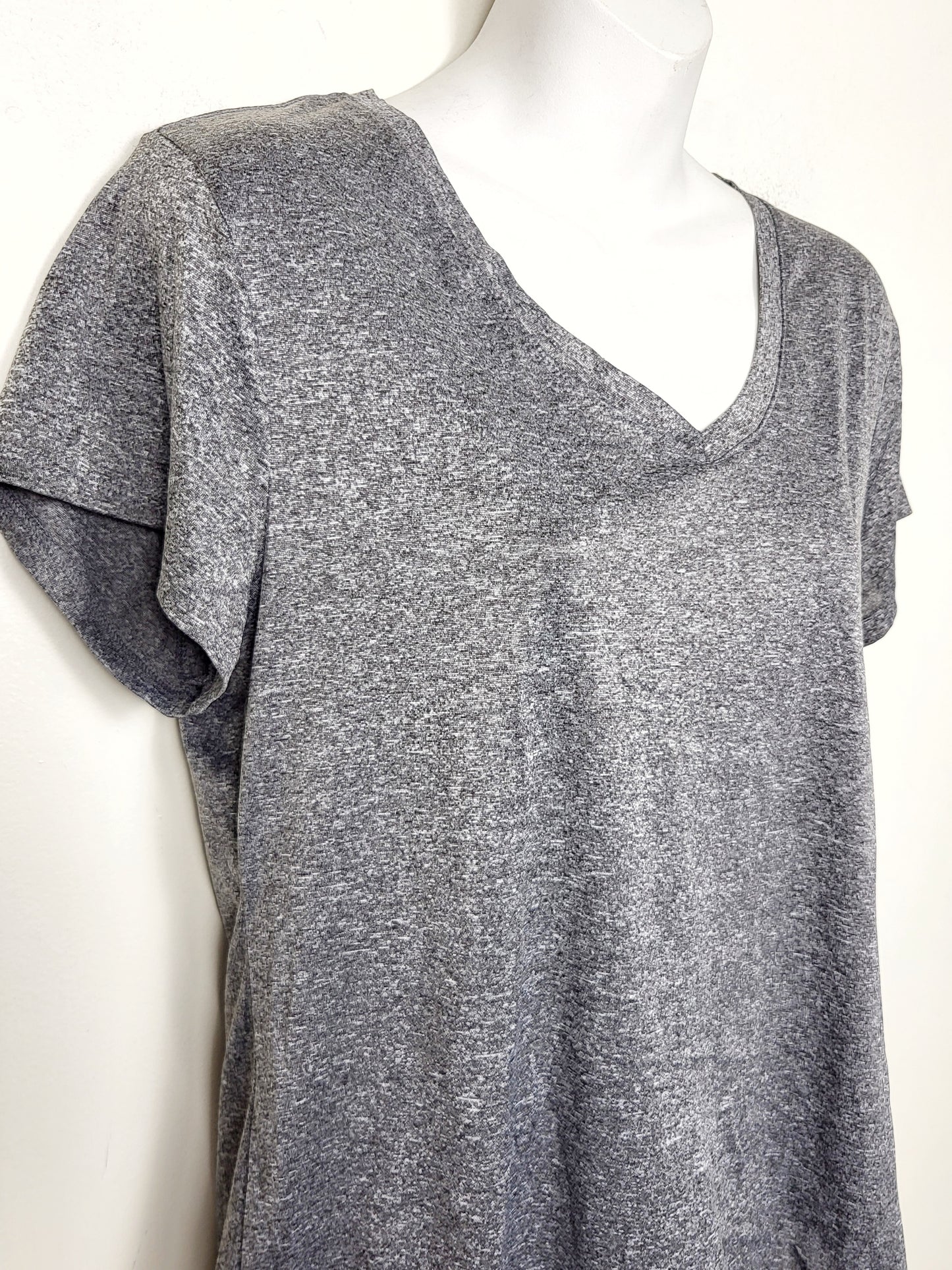 90 Degree by Reflex grey active t-shirt. Size XL