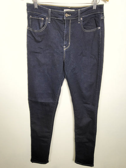Levi's dark wash 721 high rise skinny jeans. Size 31