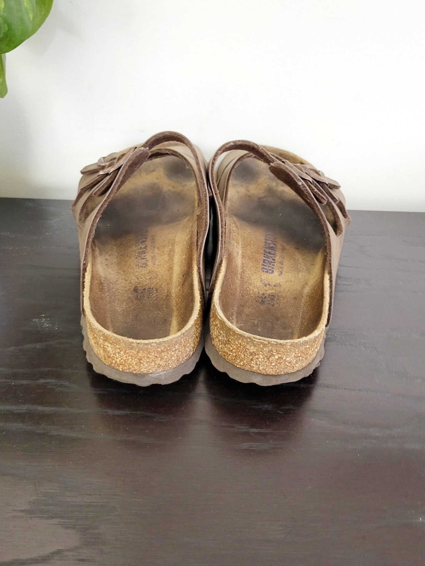 Birkenstock "Florida" sandals. Size 40 (Ladies 9-9.5 / Men's size 7-7.5) regular fit