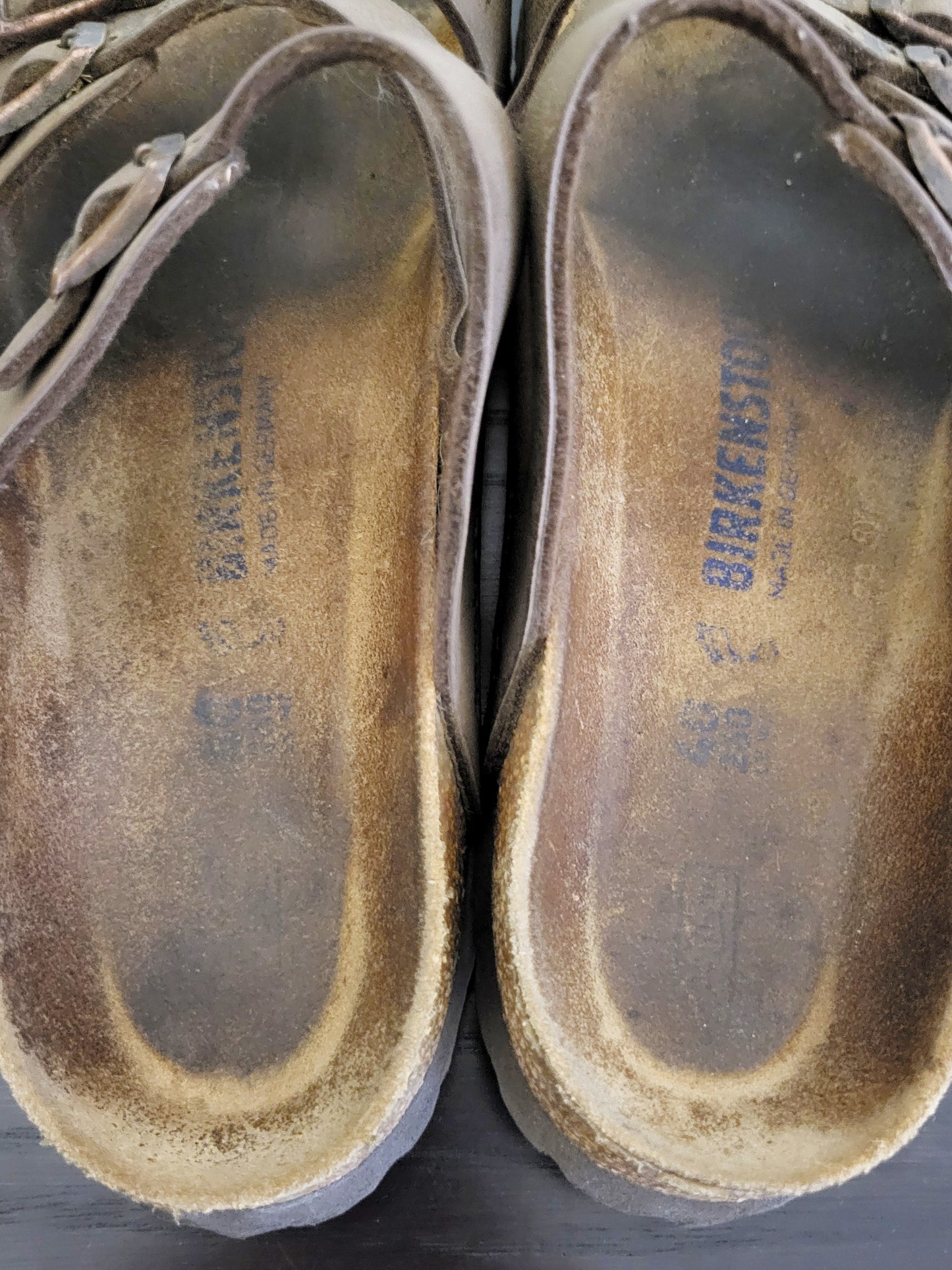 Birkenstock "Florida" sandals. Size 40 (Ladies 9-9.5 / Men's size 7-7.5) regular fit