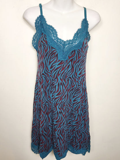 ICollection teal and burgundy animal print 2pc nightgown and robe set. Size small