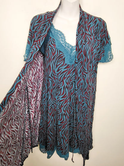 ICollection teal and burgundy animal print 2pc nightgown and robe set. Size small