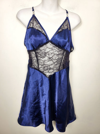 In Bloom by Jonquil "Noelle" babydoll nightgown with lace. Size medium (sizes a bit smaller)