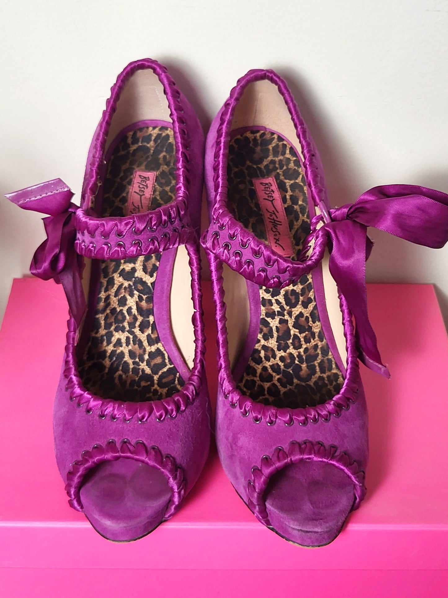 Betsey Johnson Calandria fuchsia purple suede peep-toe pumps with ribbon ankle ties. Size 9