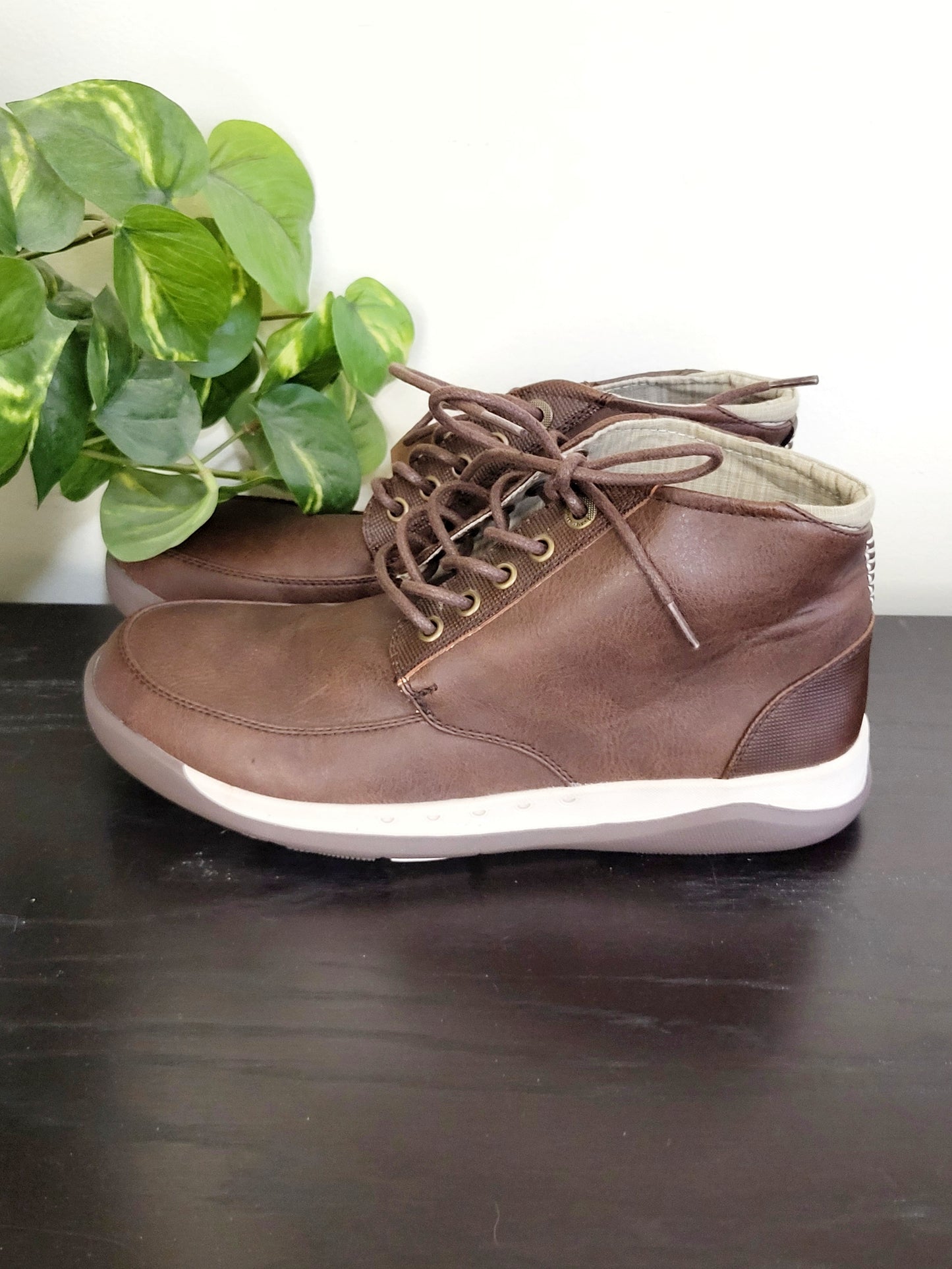 NEW - Denver Jayes brown casual lace up shoes. Size 7 (Men's)