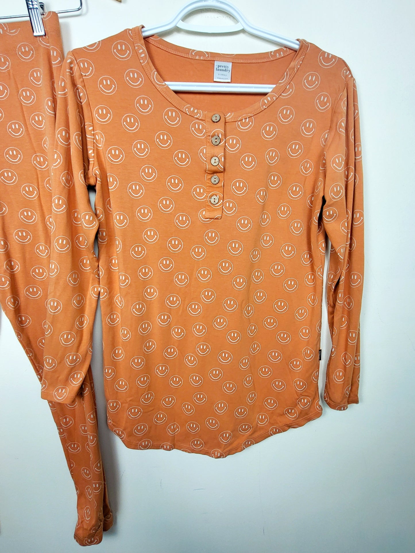 Pretty Laundry (Little and Lively)2pc bamboo sleep set. Size XS