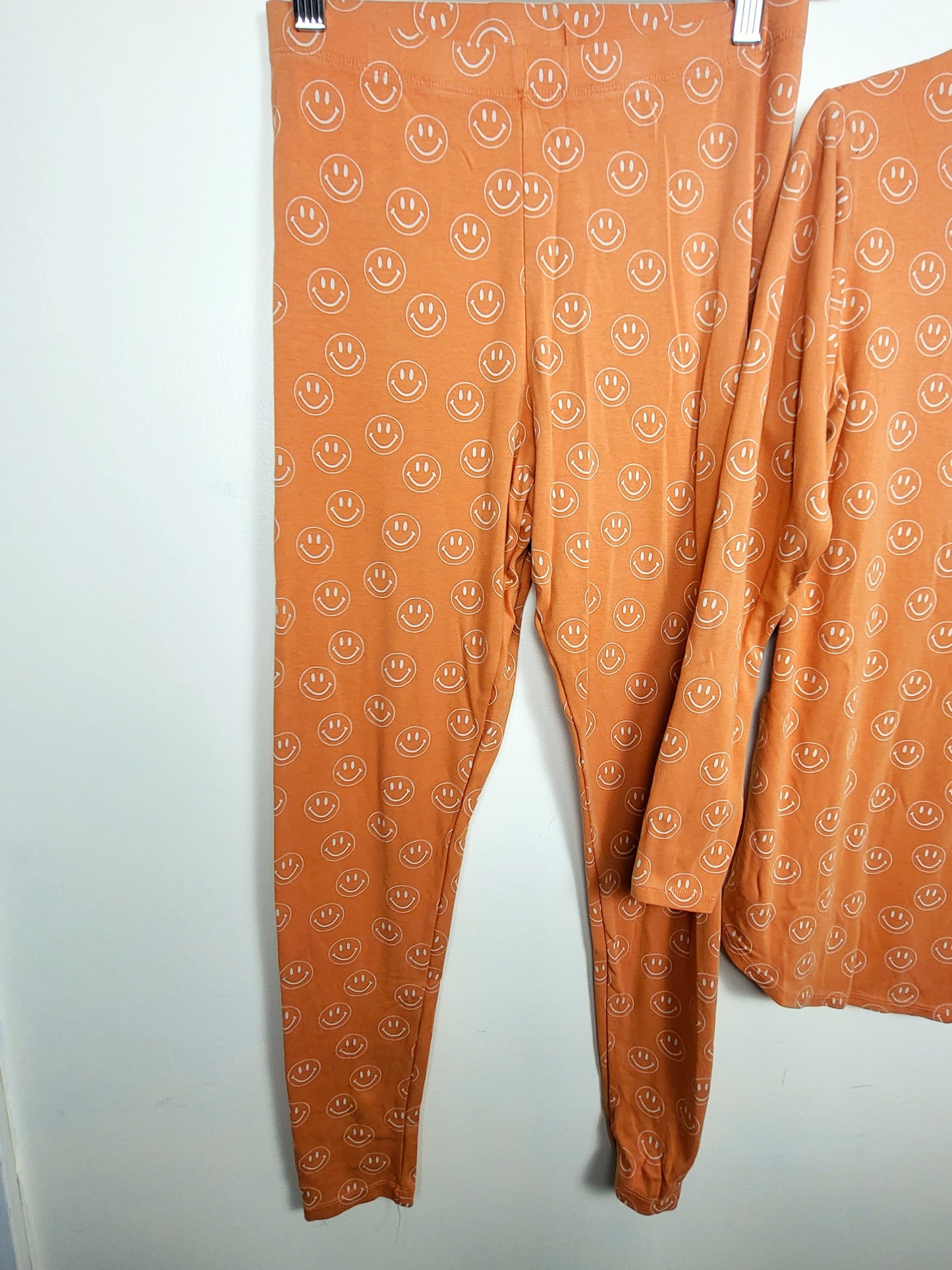 Pretty Laundry (Little and Lively)2pc bamboo sleep set. Size XS