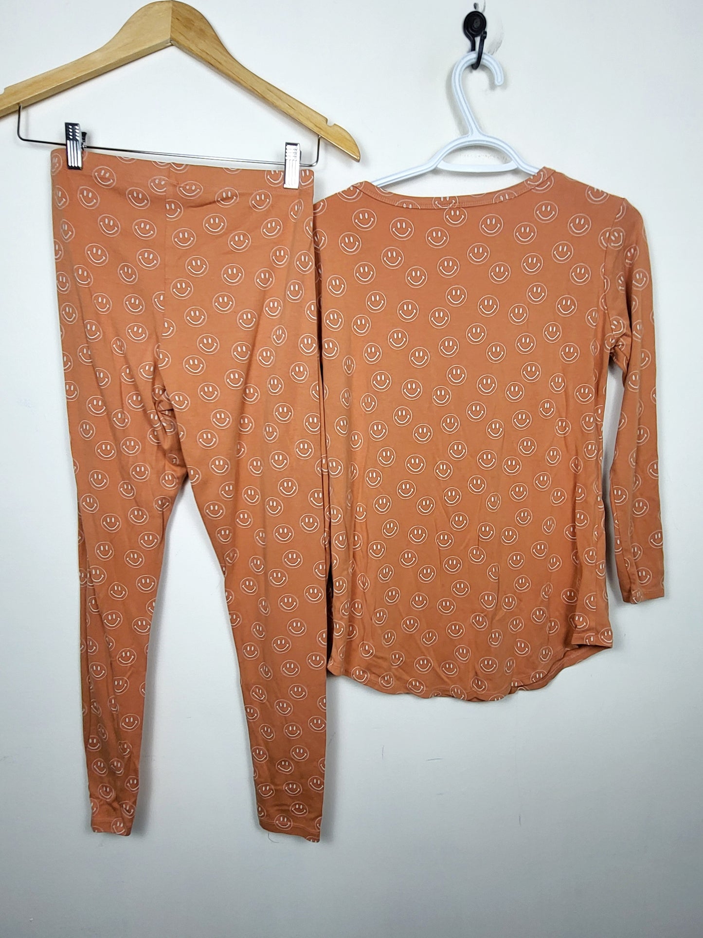 Pretty Laundry (Little and Lively)2pc bamboo sleep set. Size XS