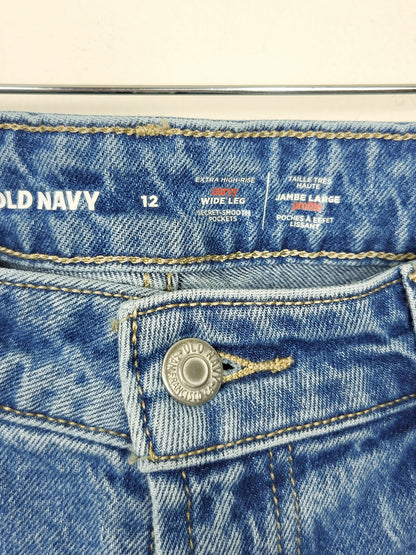Old Navy cuffed high rise wide leg curvy jeans. Size 12