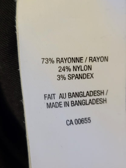 Reitmans black elastic waist pencil skirt. Size 9