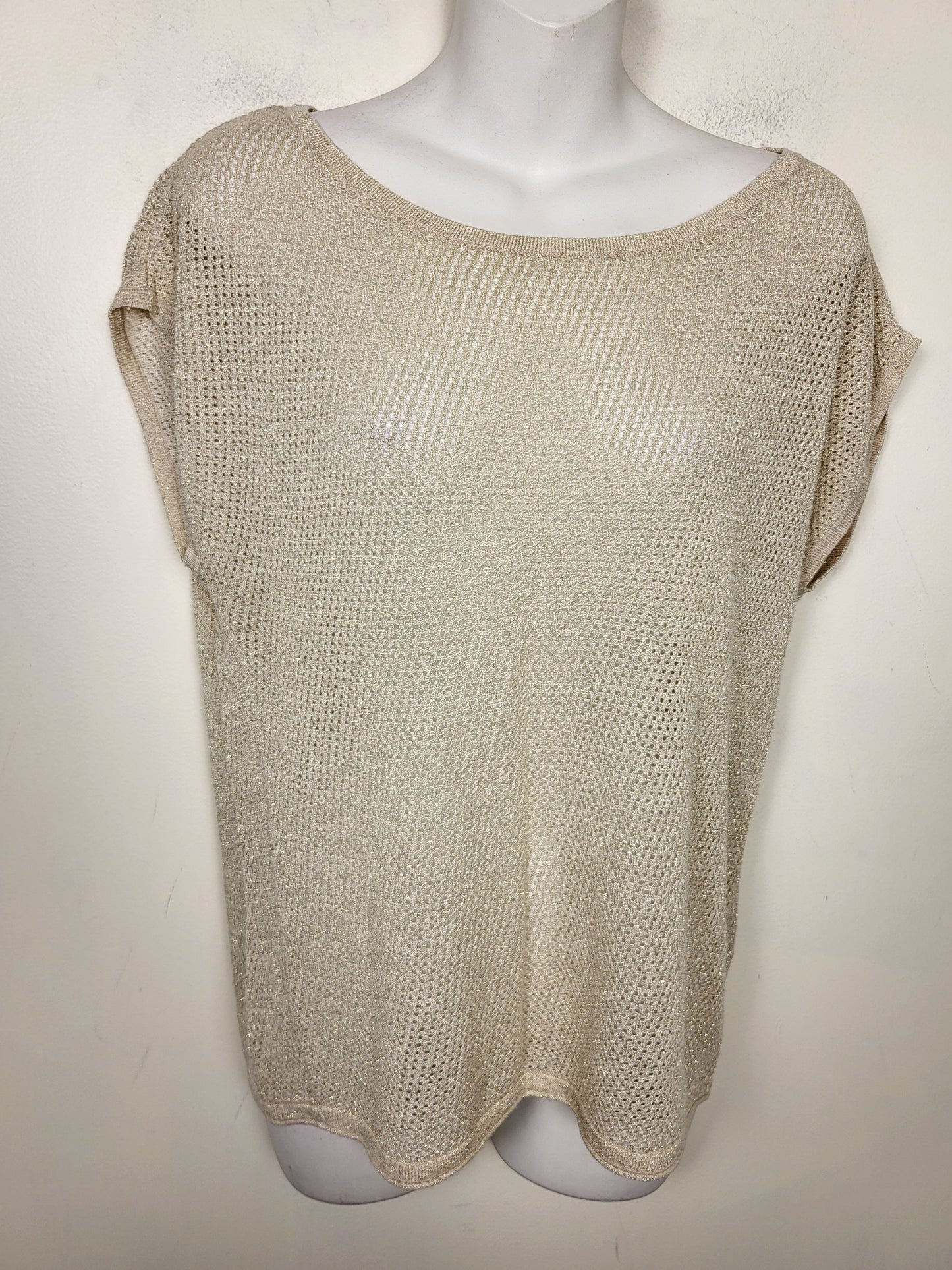 Reitmans beige loose knit top with gold sparkles. Size medium